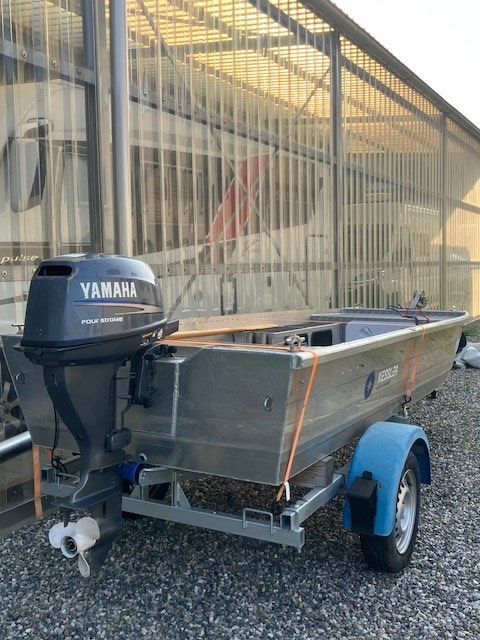 Bateaux: Alu Flachbodenboot mit Anhänger – D'occasion à Aarburg par jemi63 2