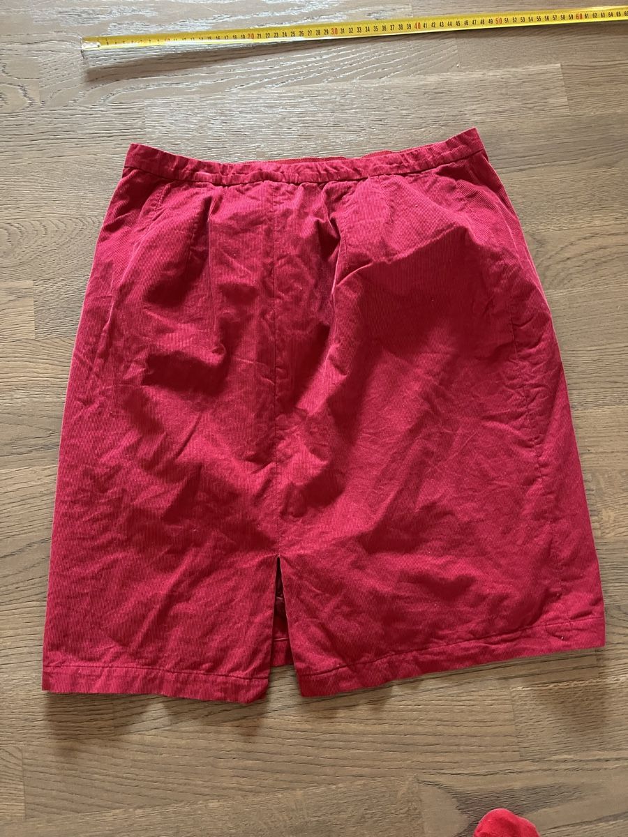 Gonne: Roter Minirock aus Cord vintage – Usato da Zürich venduto da Shopmystyle 4