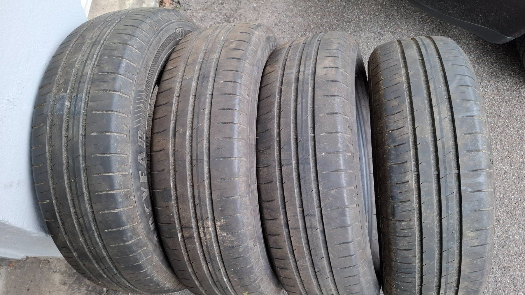 Goodyear Pneumatici & Ruote complete: 4 Sommerreifen – Usato da Sursee venduto da Haro60 7