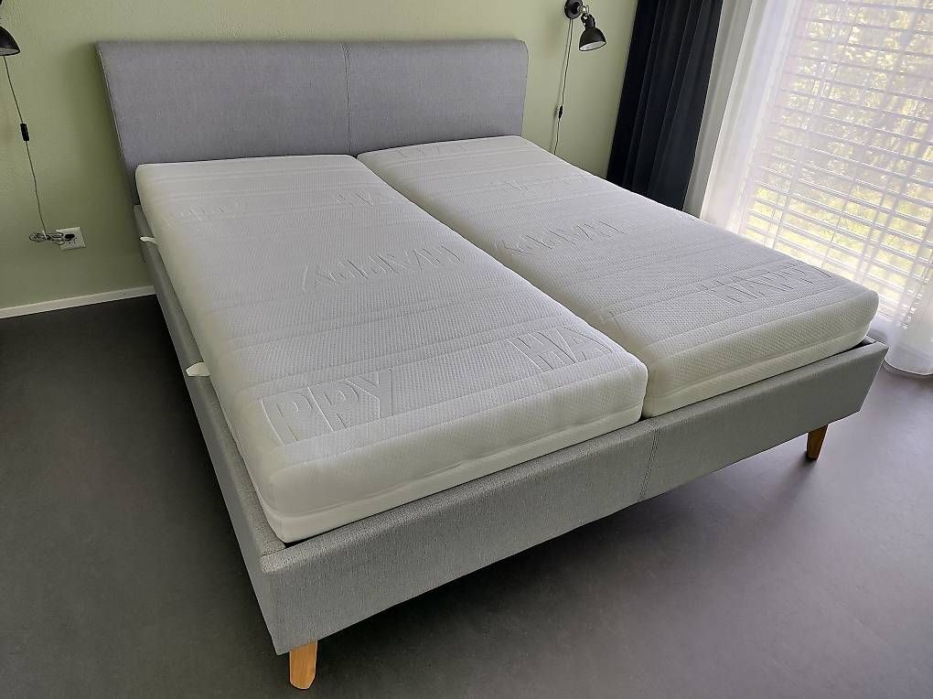 Livique Letti: Polsterbett 180x200cm hellgrau – Usato da Erlinsbach SO venduto da Fluegepilzli