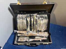 Elegantes Besteckset im Koffer - goldfarben - unbenutzt