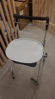 Rollator / Gehwagen mit Ablage