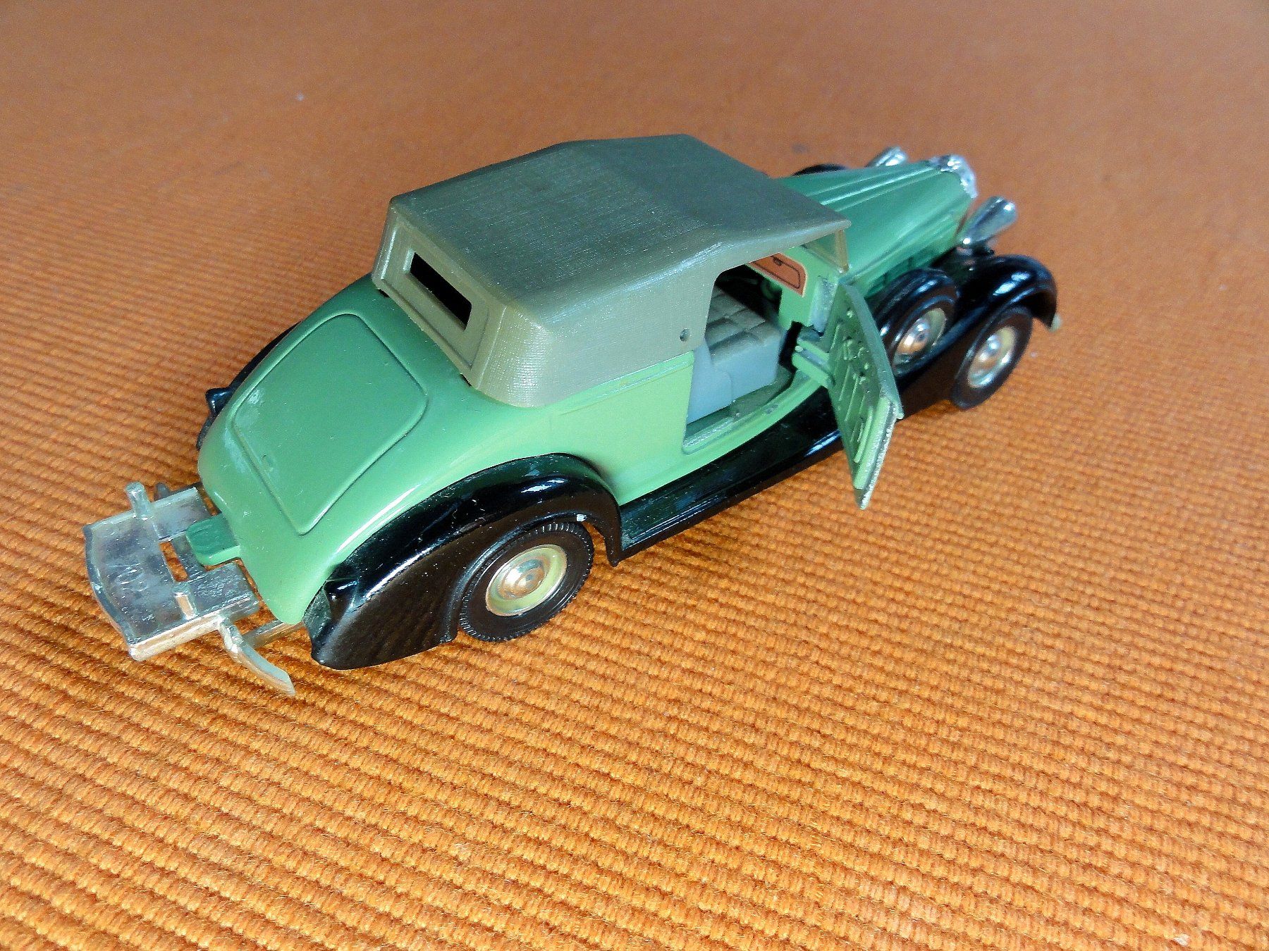 Solido Modellini d'auto: Modellauto 1:43 Packard Super Eight Coach Roaster – Usato da Ebikon venduto da 2297 5