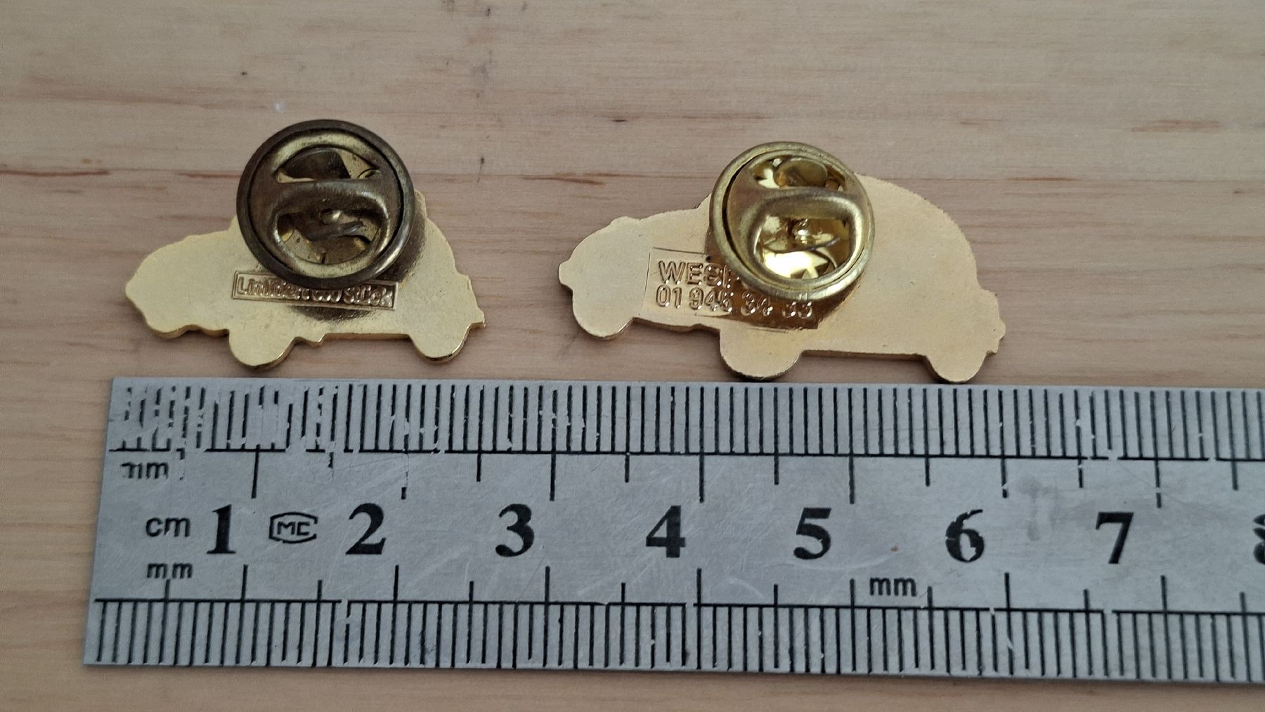 Plaquettes & Badges: 2 Pin VW Käfer PTT – D'occasion à Kriens par Wolly85 1