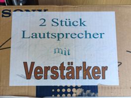 Verstärker mit zwei Lautsprecher und Zubehör