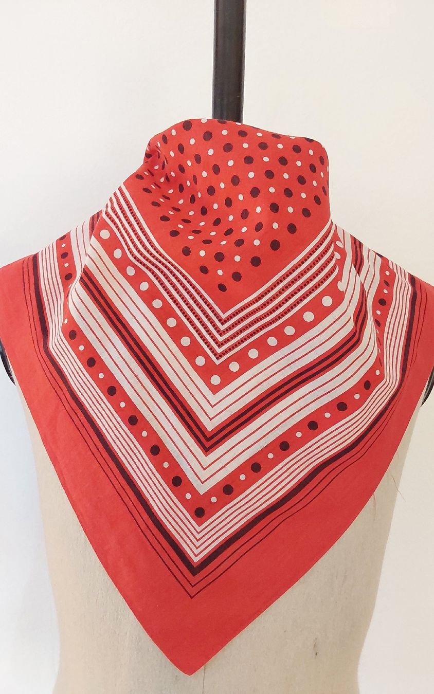 Foulards, Tücher & Schals: Baumwolltuch quadratisch rot – Gebraucht aus Köniz von scopello12