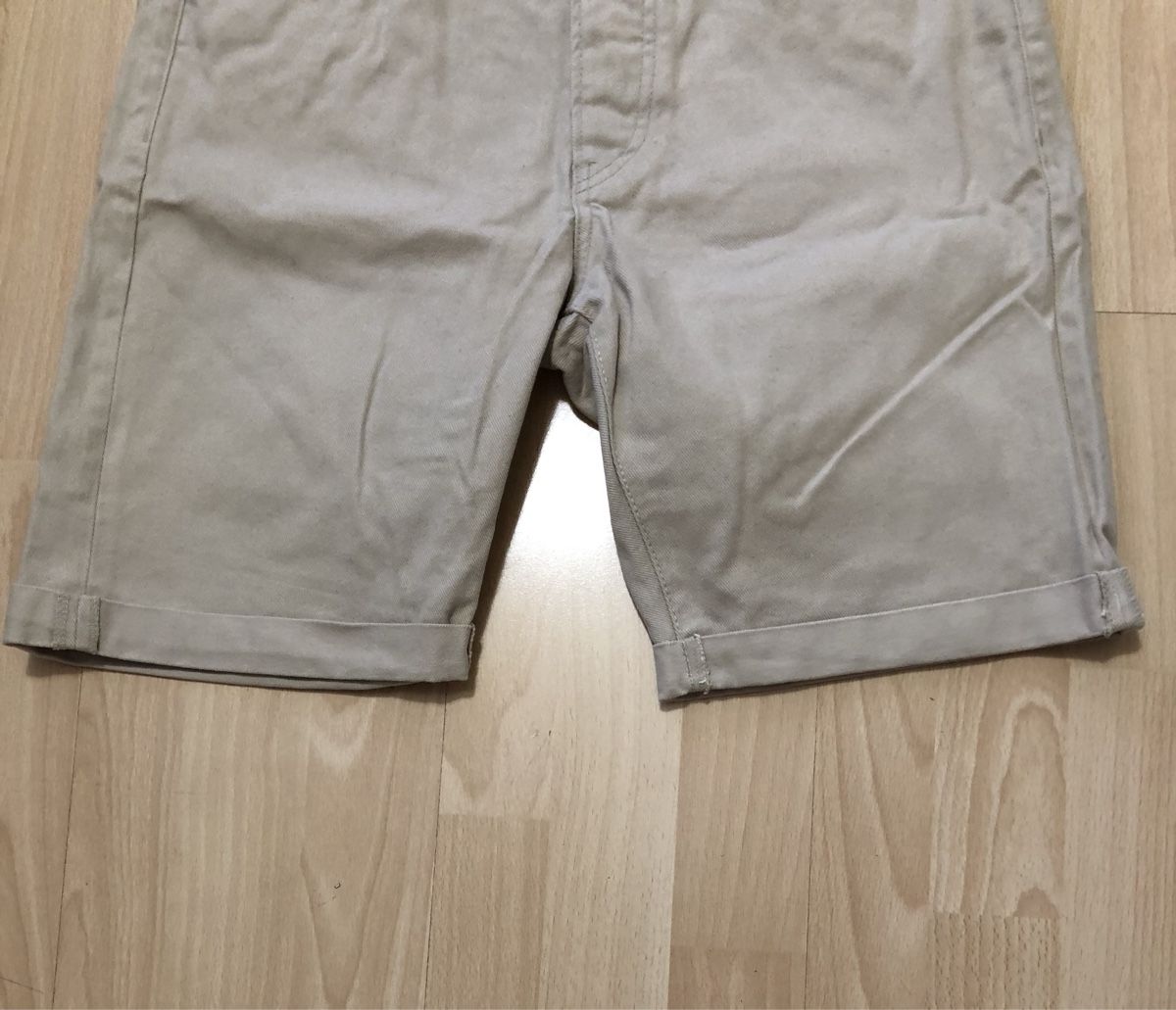 H&M Pantaloni: H&M Kurz Hose Size: 32 – Usato da Chur venduto da vicky7 5