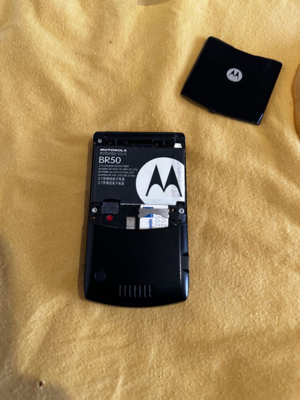 Motorola Telefoni cellulari / Smartphones: Motorola RAZR V3 black défectueux – Difettoso da Vevey venduto da Eiden77 5