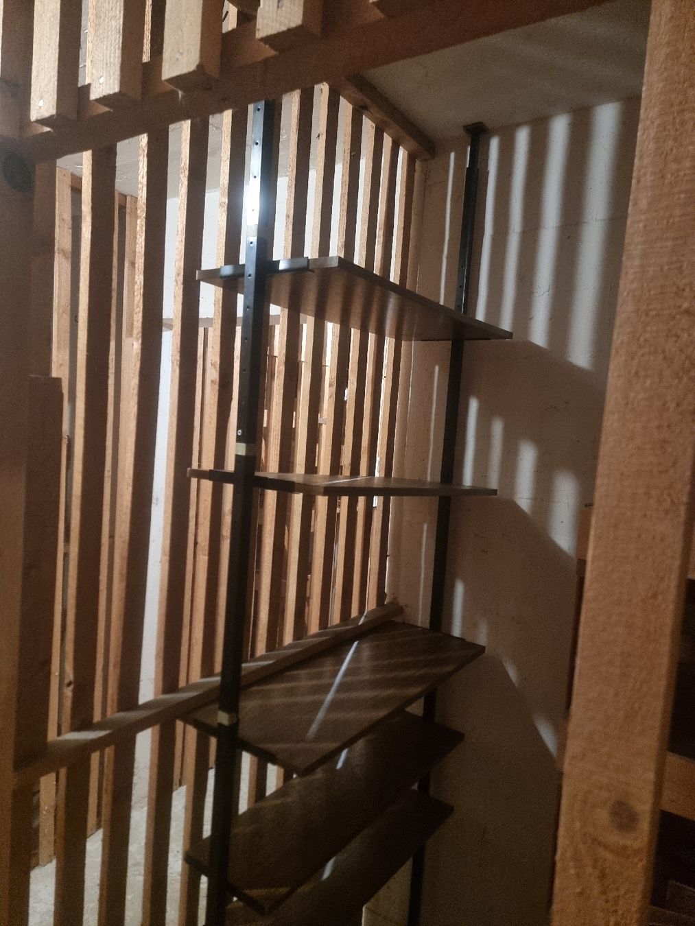 Scaffali: Regalsystem Metall Holzbretter 5 Ebenen – Usato da Olten venduto da Mezopotamya 1