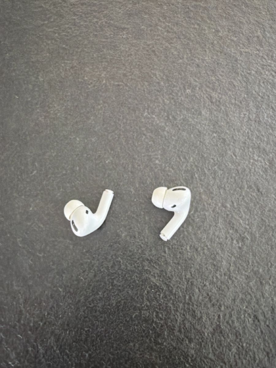 Apple Cuffie: Air Pods pro 2 ohne Case – Usato da Eiken venduto da DanoO. 1