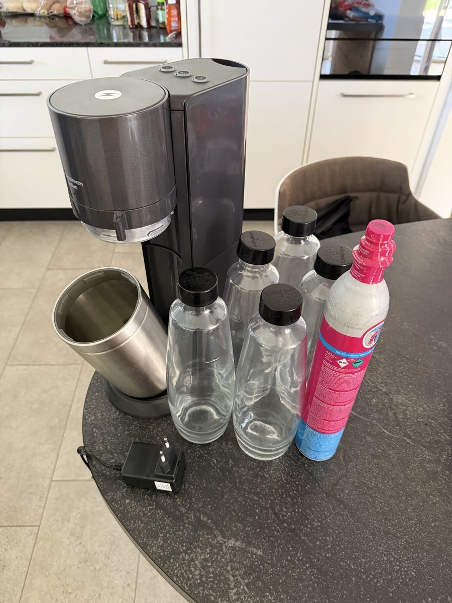Komplettküchen: Soda Stream e Duo – Gebraucht aus Grossdietwil von Tomgarten