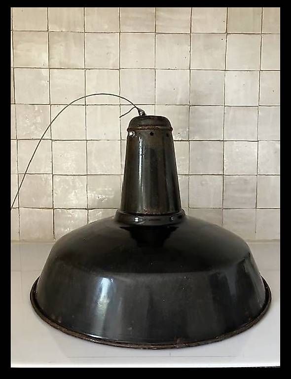 Lampade: Très belle lampe, véritable suspension industrielle. – Usato da moudon venduto da c_pavlos