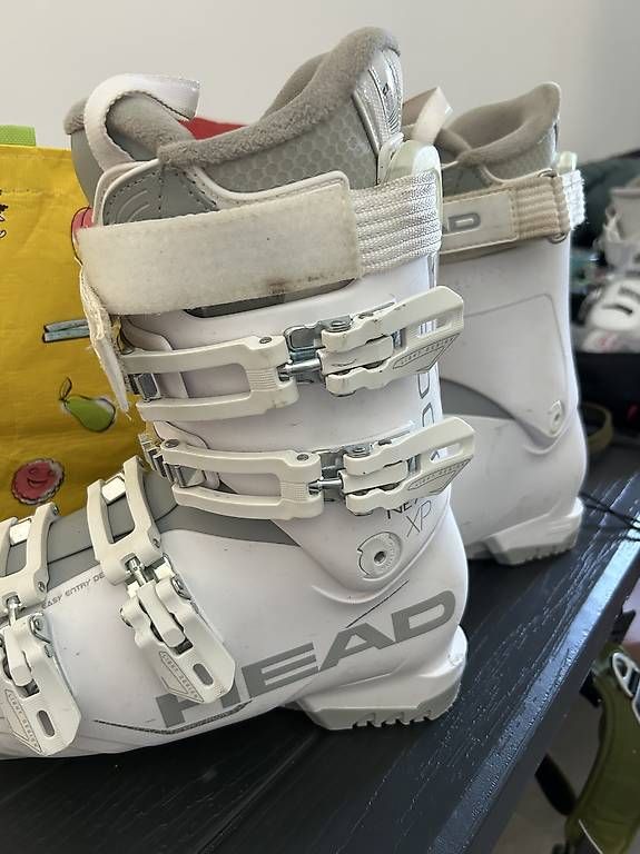 Herrenschuhe: Chaussures de ski 24,5 – Gebraucht aus Plan-les-Ouates von Kiss-bodolay 1