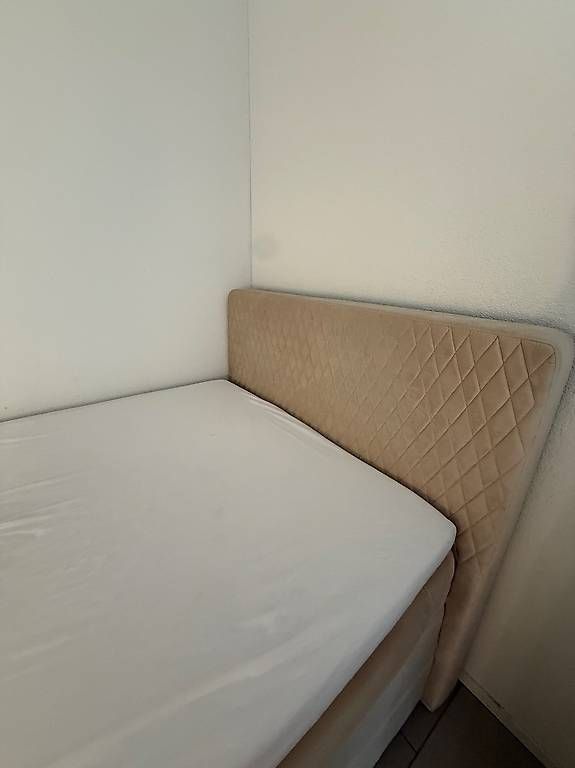 Letti: Boxspringbett mit Bettkasten & gepolstertem Kopfteil – Usato da Lengnau BE venduto da aya_2tvj