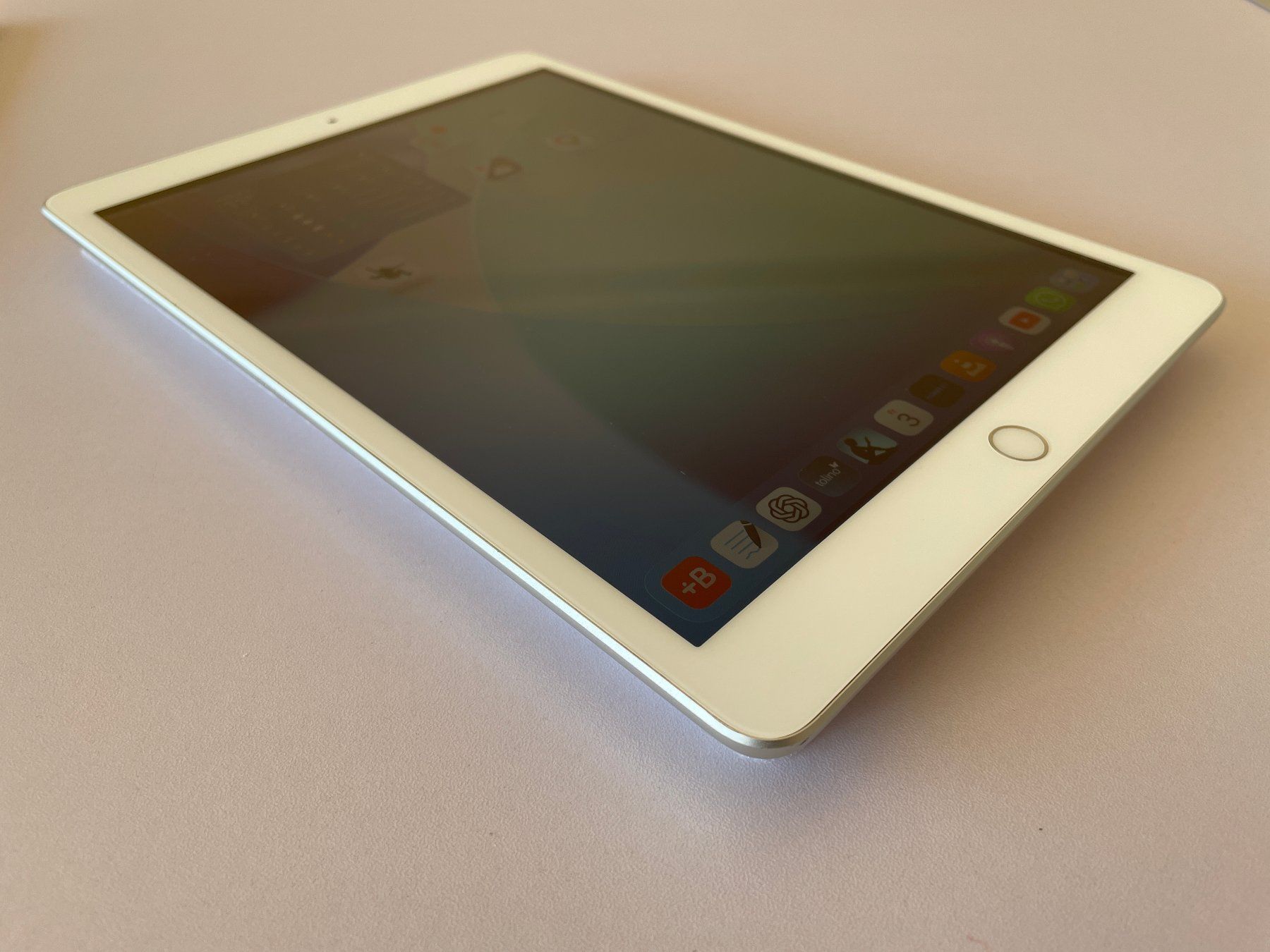 Apple Tablet PC: iPad 8 mit 32GB, super Zustand, + neue Hülle + Zubehör – Gebraucht aus Frauenfeld von kar_7xxc 6