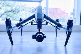 DJI Inspire 2 Drohne - Zenmuse X7 - inkl.  viel Zubehör