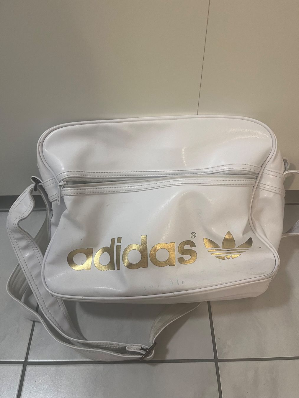 Adidas Sacs: Adidas Umhängetasche – D'occasion à Andwil SG par sas_m9tn