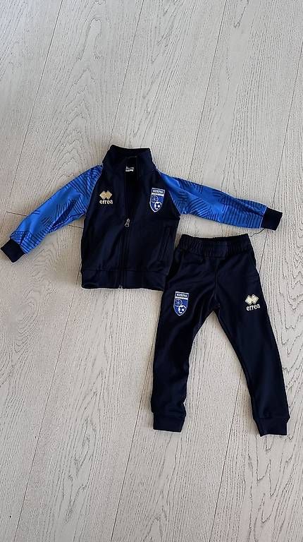 Survêtements: Kosova Trainer dunkelblau, Gr. 104 – Neuf (Voir description) à Gockhausen par enanaa
