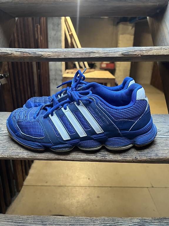 Herrenschuhe: Schuhe Adidas Spezial – Gebraucht aus Zürich von rubin_