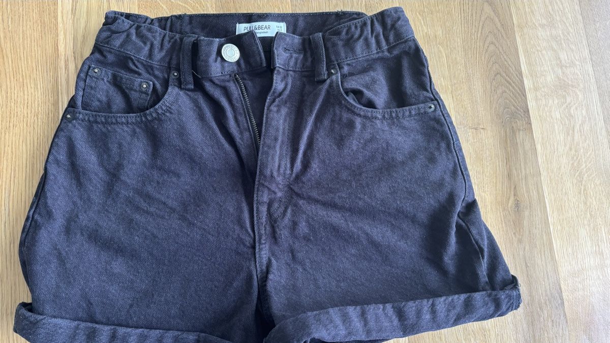 Pull&Bear Hosen: Jeansshort Pull & Bear schwarz Gr32 – Gebraucht aus Biel-Benken BL von BelginE