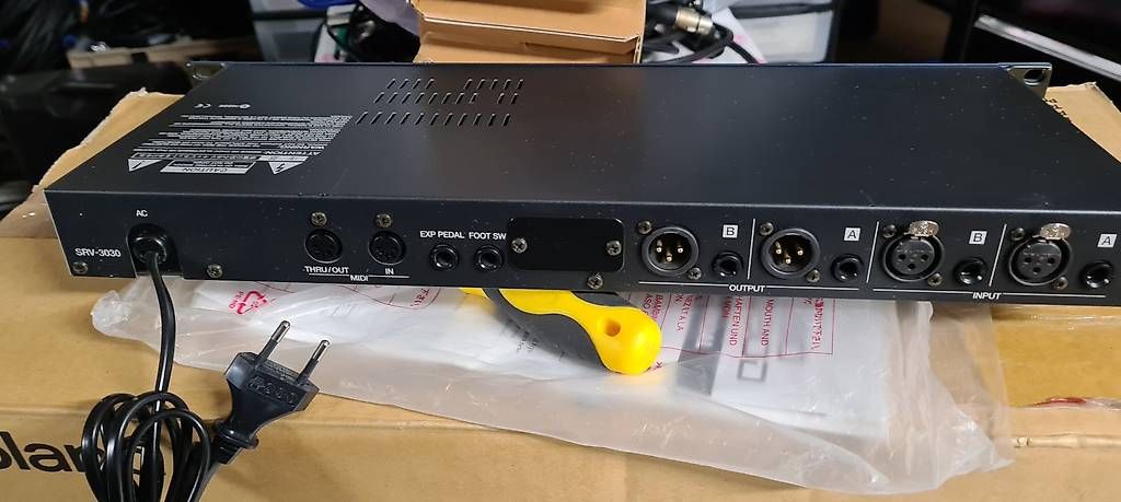 Strumenti musicali: Roland SRV 3030 24-bit Digital Reverb – Usato da Wallisellen venduto da Daijga 4