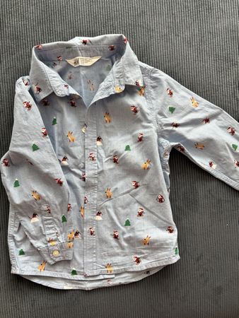 H&M Hemd blau Weihnachtsmuster Grösse 104