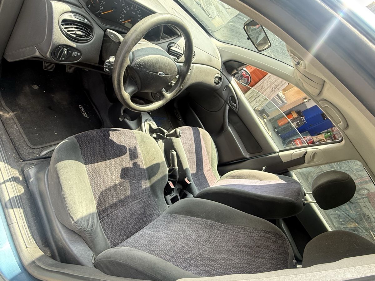 Ford Autos: Ford Focus 1.6L  – Defekt aus Val-d'Illiez von LuckLuc 4
