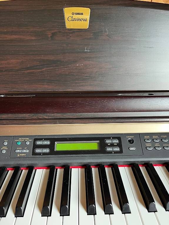 Strumenti musicali: E-Piano Yamaha Clavinova – Usato da Dallenwil venduto da cor_9fl6 2