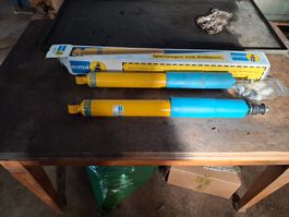 Audi 100 C1 Stossdämpfer hinten neu