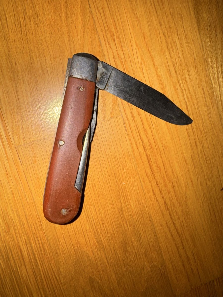 Schweizer Armee Taschenmesser: Schweizer Militärmesser 1950 – Gebraucht aus Basel von Tizi.L