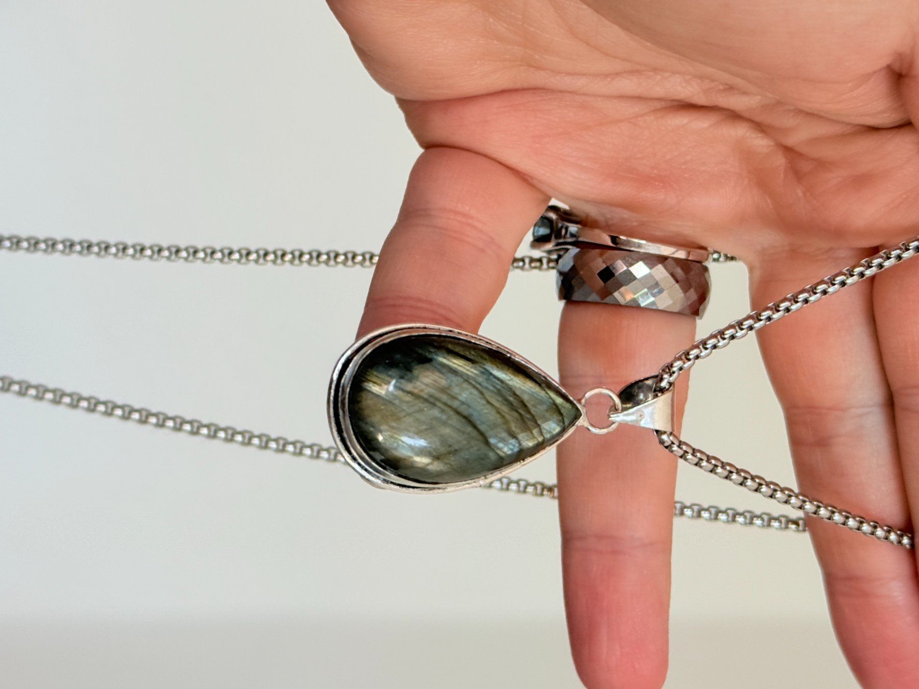 Catenine: Collier Labradorite, neuf, jamais porté! – Nuovo e nell'imballaggio originale da Genève venduto da AWWA 2