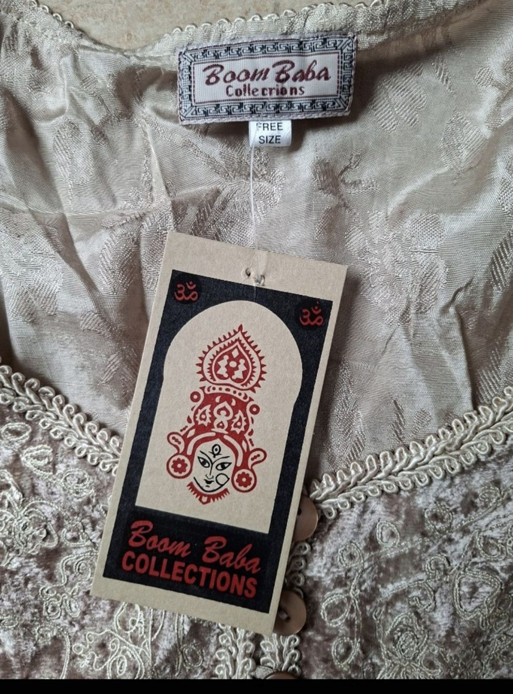 Boom Baba Camicette: Boom Baba Samt Longbluse, beige, Grösse Free Size -Neu – Nuovo (secondo la descrizione) da Klingnau venduto da vollmond36 4