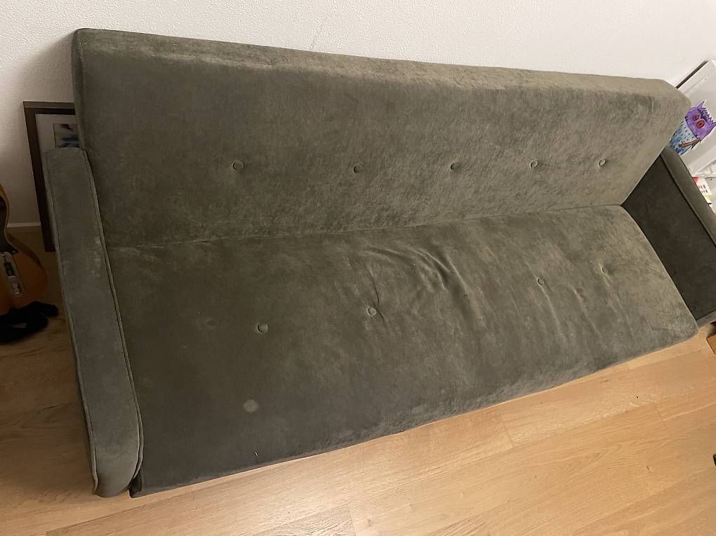 Divani: Gratis grosses Vintage (Bett-)Sofa – Usato da Zürich venduto da GG8 4