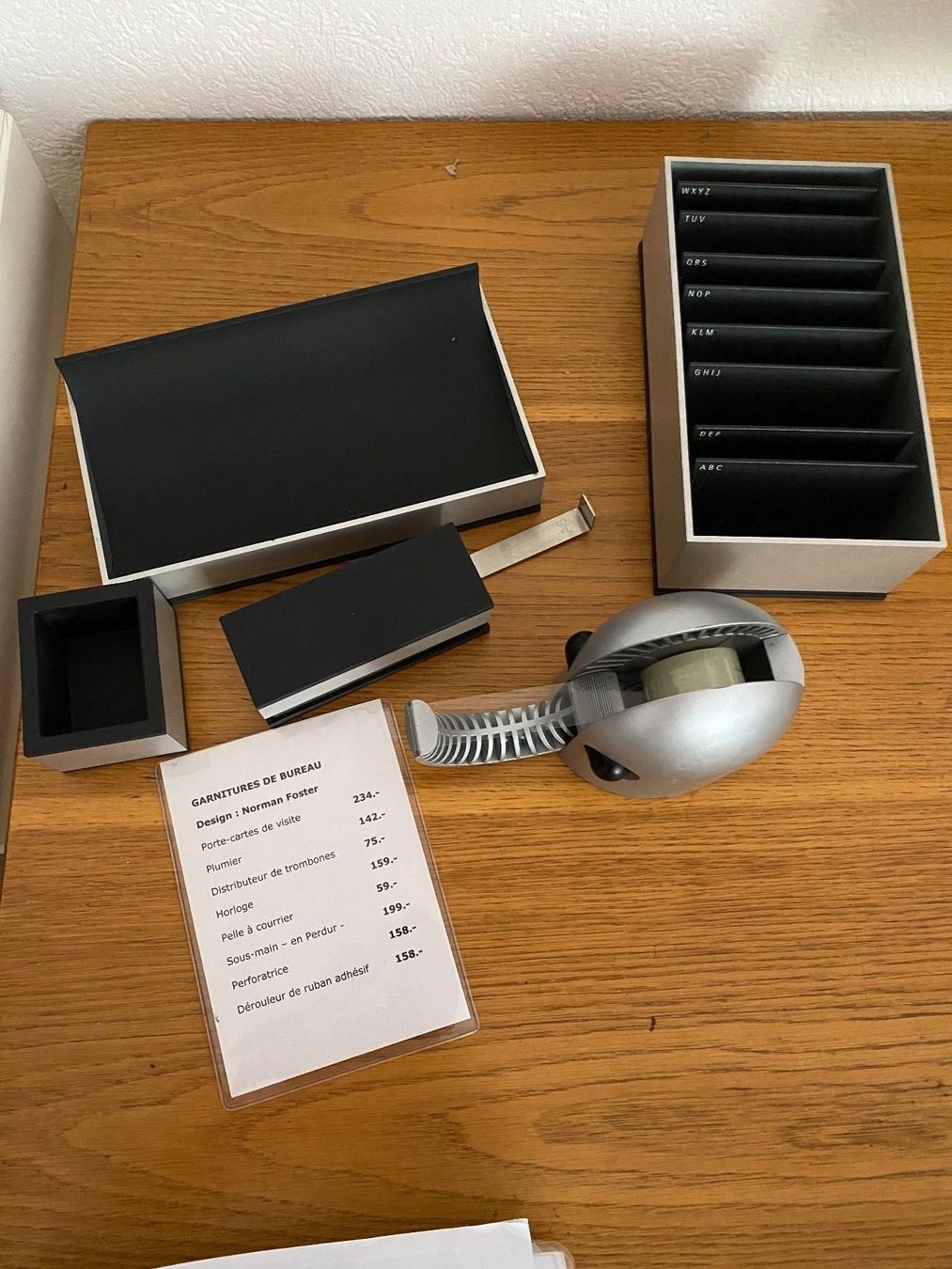 Alle Werkzeuge: Garnitures de bureau Norman Foster – Gebraucht aus Roche VD von luc_jwm5 1