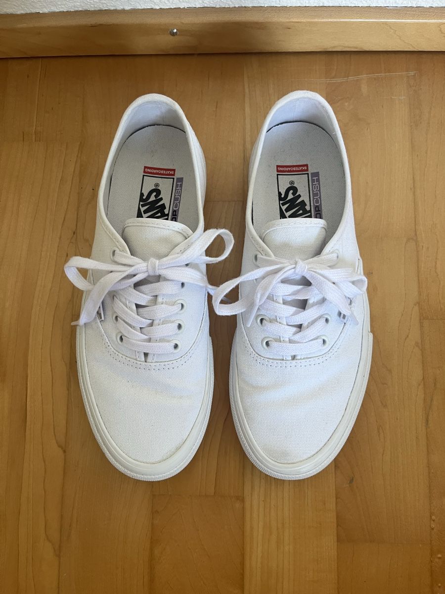 Vans Chaussures hommes: Vans Authentic – D'occasion à Sins par julesbreaktherules 2