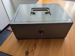 Alter Tresor Burg Wächter Geldkassette top mit montageplatte