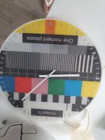 Orologio da parete monoscopio TV retrò, One moment please