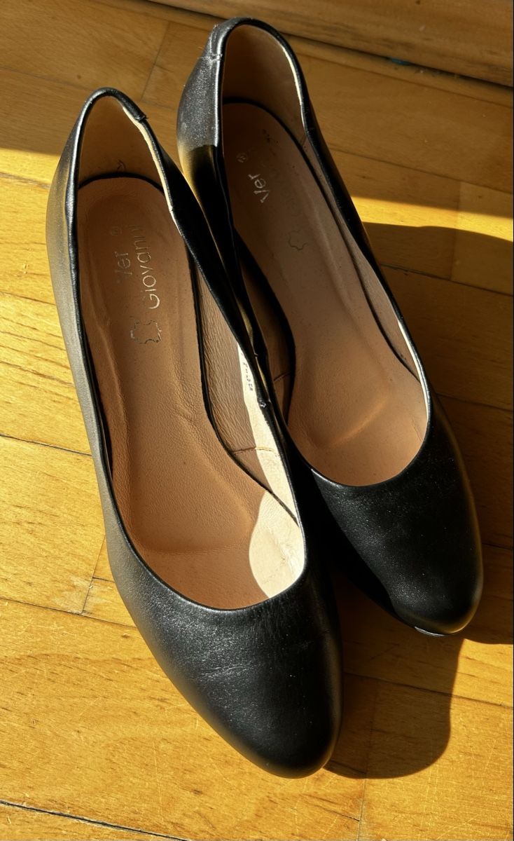 Damenschuhe: Schwarze Leder Pumps Gr. 38, – Gebraucht aus Stettfurt von Ewrozemil 1