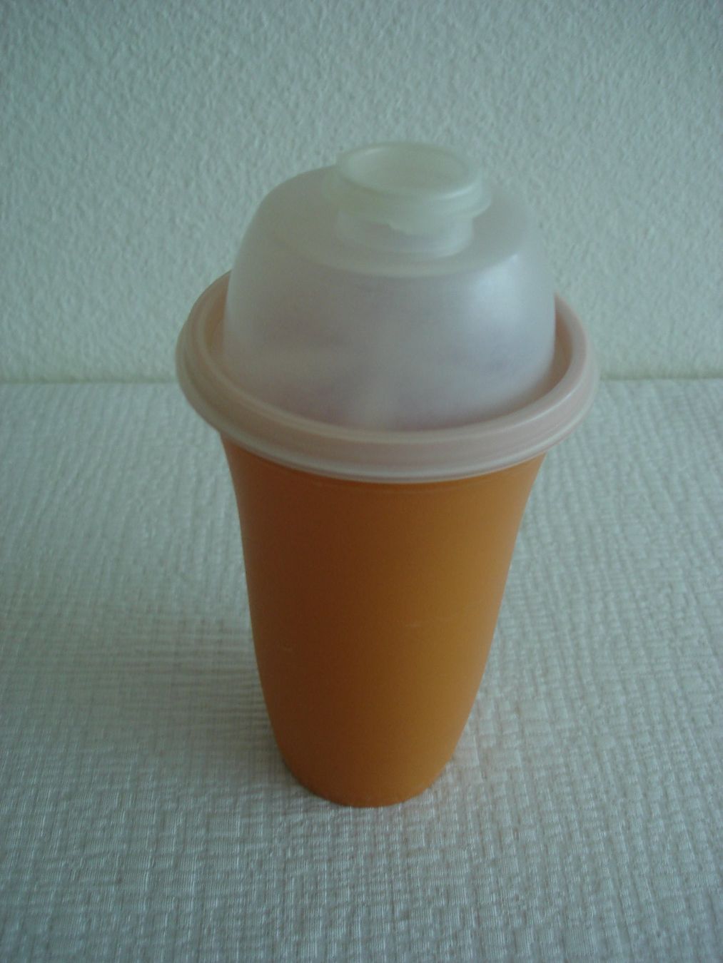 Tupperware Behälter & Ähnliches: Tupperware Schüttelbecher & 1 Lt. Krug – Gebraucht aus Regensdorf von anna059 3