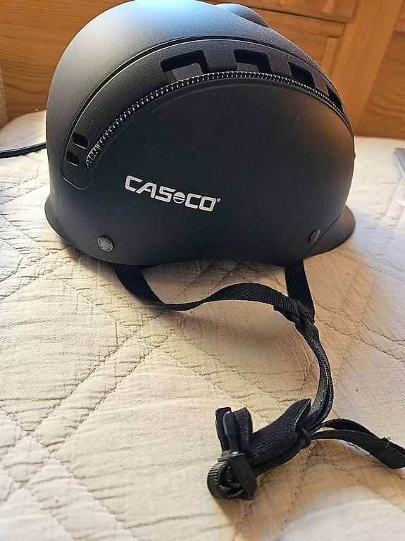 Casco Caschi: Neuer Casco Reithelm (50-54) – Nuovo (secondo la descrizione) da Gränichen venduto da Zmoonlight 1