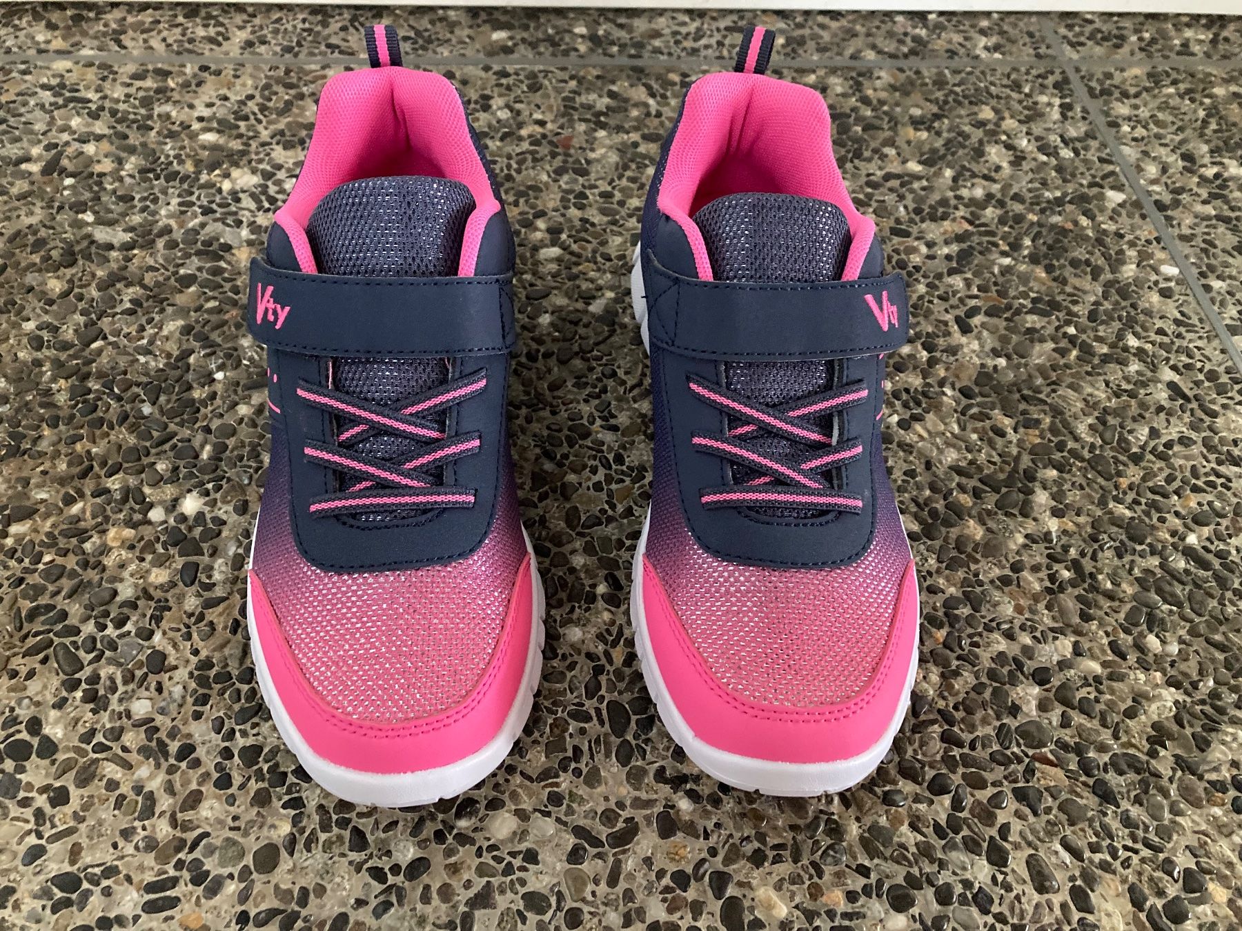 Schuhe für Mädchen: Sneakers, Turnschuhe, Gr. 35 – Neu und originalverpackt aus Aetingen von Nadinsky 1