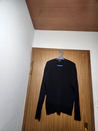 Pull Hugo Boss noir col en V laine agneau L/XL 