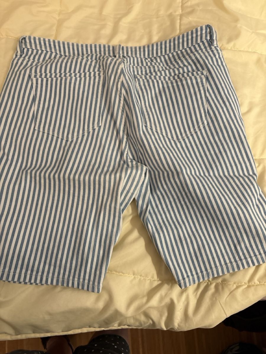 C&A Pantaloni: Kurze Hose gestreift Grösse 44 neuwer – Nuovo (secondo la descrizione) da Zürich venduto da venusandmars 1