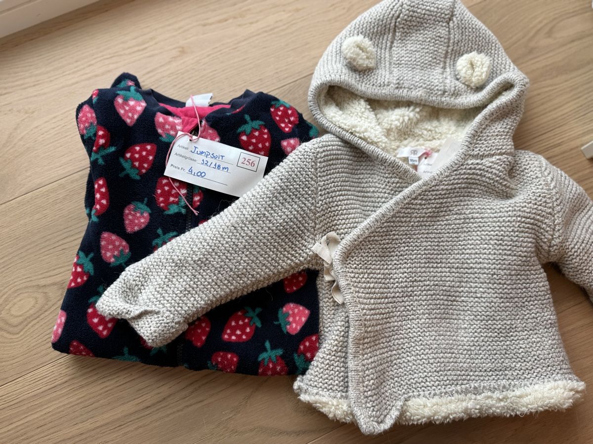 Kleiderpakete & -sets: Jacke Strickjacke Jäckli Baby, Handmade Zürich! – Gebraucht aus Affoltern am Albis von mar_wrq5