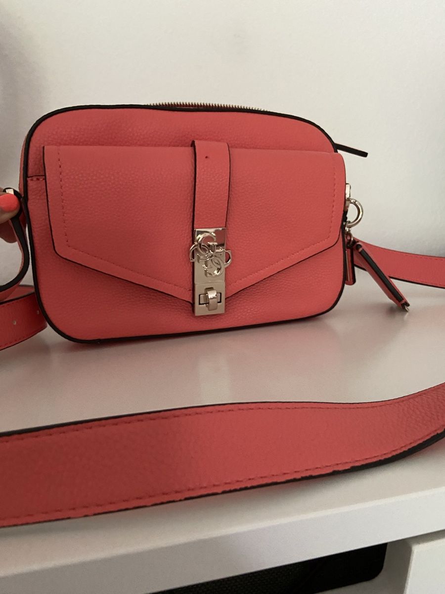 Guess Borse da donna: Guess Tasche – Usato da Bülach venduto da kittygismo