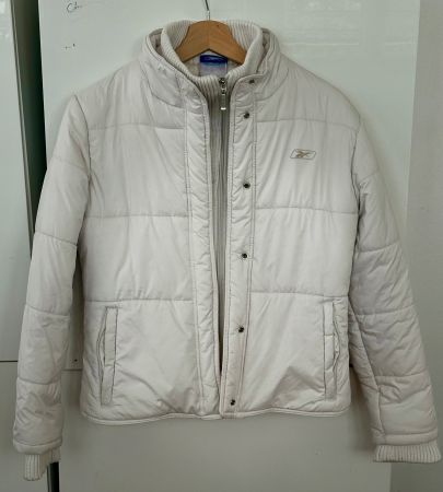 Verkaufe eine weiße Reebok Steppjacke / Pufferjacke Gr. S/M