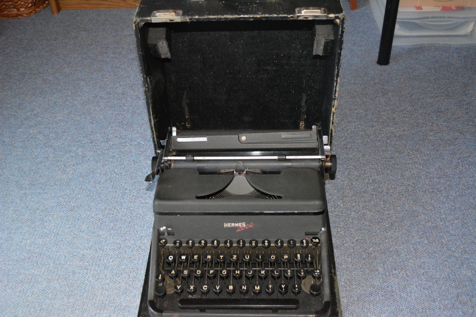 Macchine da scrivere: Schreibmaschine Hermes 2000 – Usato da Illighausen venduto da Flomi50 1