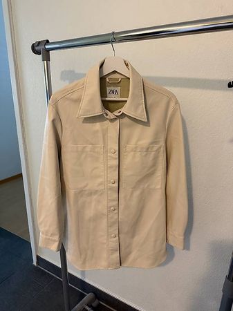 ZARA Hemdjacke in Lederoptik - Grösse XS
