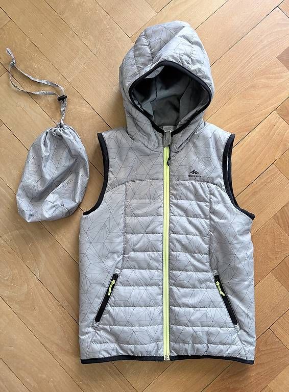 Decathlon Sonstige Jungenkleidung: Gilet, Grösse 131-140 – Gebraucht aus Biel/Bienne von ssteini
