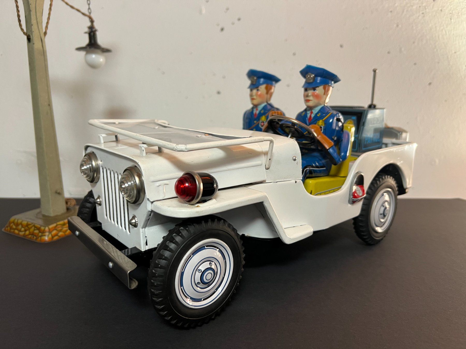 Spielzeuge: Jeep CJ – Neu (gemäss Beschreibung) aus Hallwil von Tintoyland